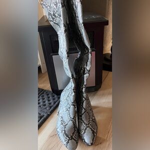 Gray Snake Skin Pattern Heeled Boots